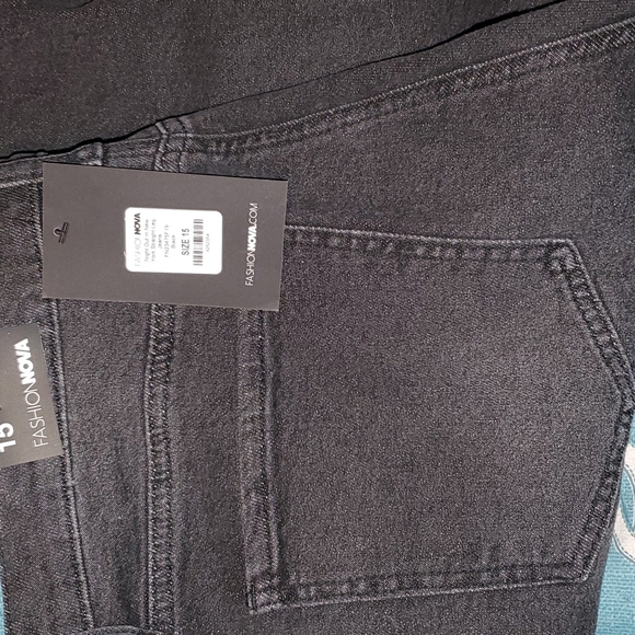 Straight legged Jeans - Picture 2 of 5